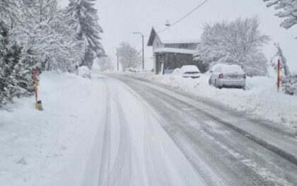 Putevi prohodni: U ovom mjestu u Republici Srpskoj palo je pola metra snijega VIDEO