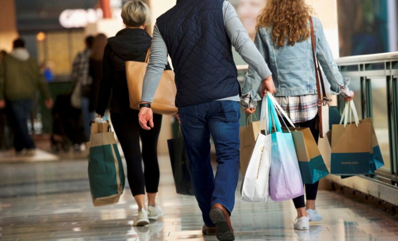 Šopingmania u SAD: Na “crni petak” potrošene milijarde