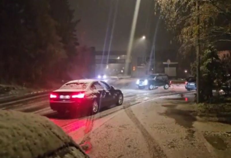 Kolaps u saobraćaju zbog snijega u Srbiji: Najkritičnije između Zlatibora i Nove Varoši FOTO