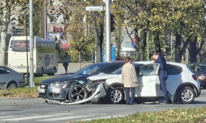 Sudar dva automobila: Saobraćajka u ovom dijelu Banjaluke
