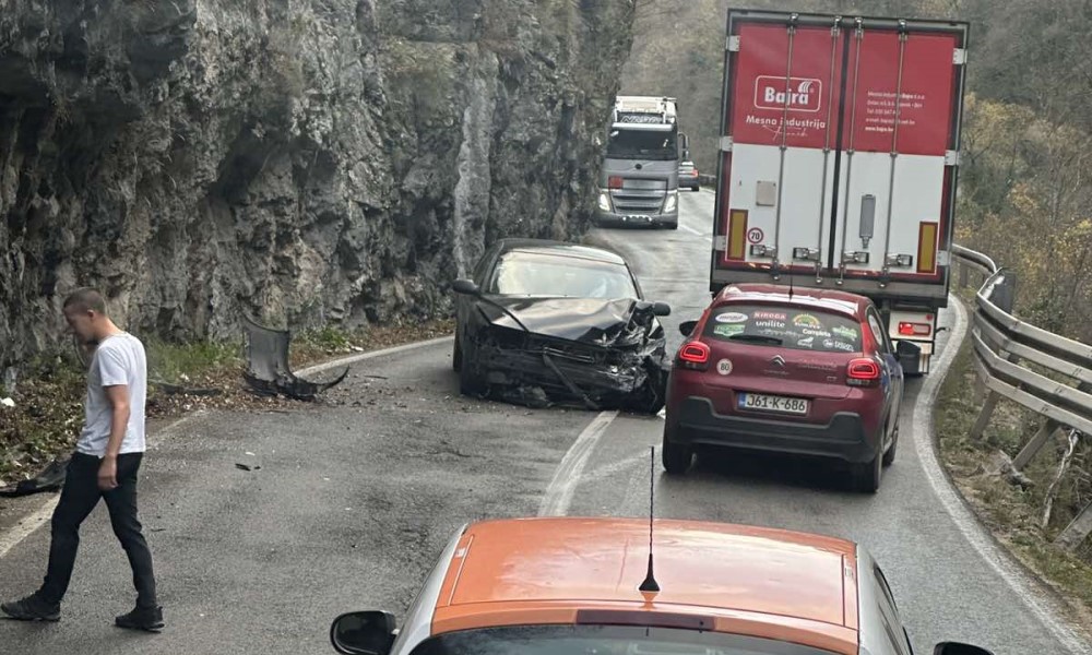 Oprezno kroz kanjon Tijesno! Zbog udesa usporen saobraćaj