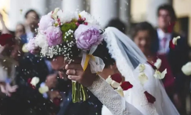 Započeli nova životna poglavlja: Na “ludi kamen” stalo 15 parova u Banjaluci