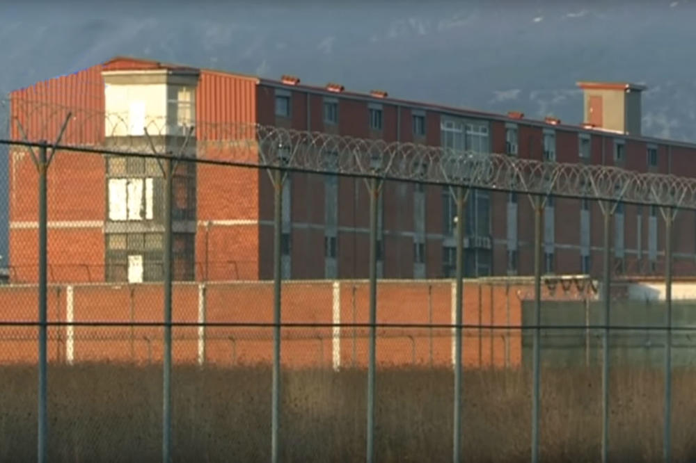 Advokat donio farmerke ženi iz BiH u zatvor u Spužu, pozlilo mu kad su otvorili kesu