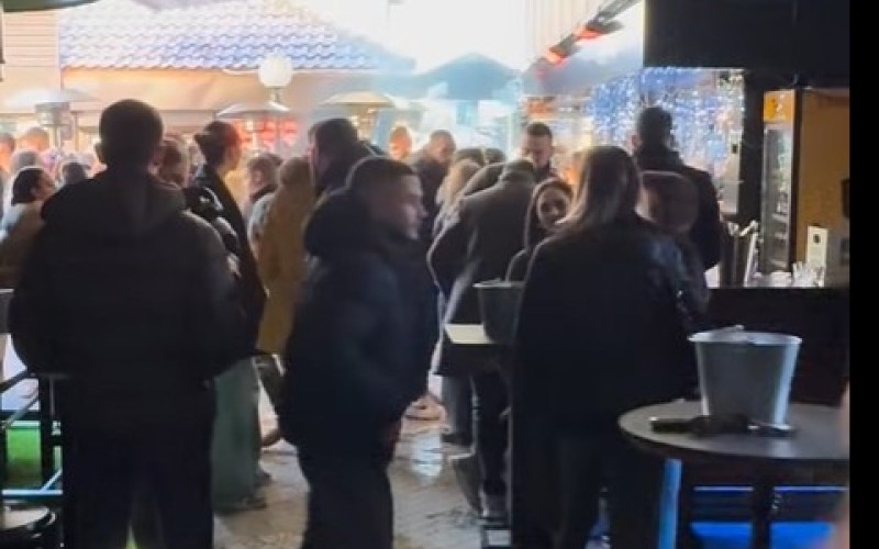Dobra energija već zagrijala centar grada: Banjalučani krenuli sa dnevnim žurkama za Novu godinu VIDEO