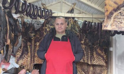 I ove godine je tu: Na banjalučki Zimzobal donosi suhomesnate delicije iz ovog grada FOTO