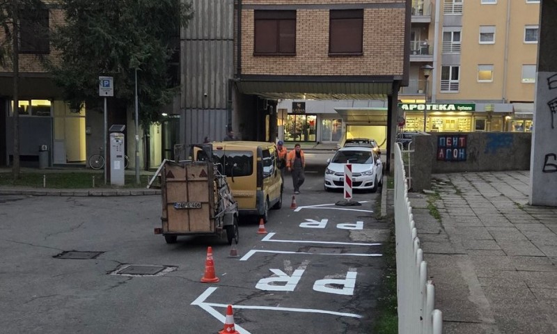 Nema pravila u Boriku: Kako je Banjaluka dobila parking na požarnom putu