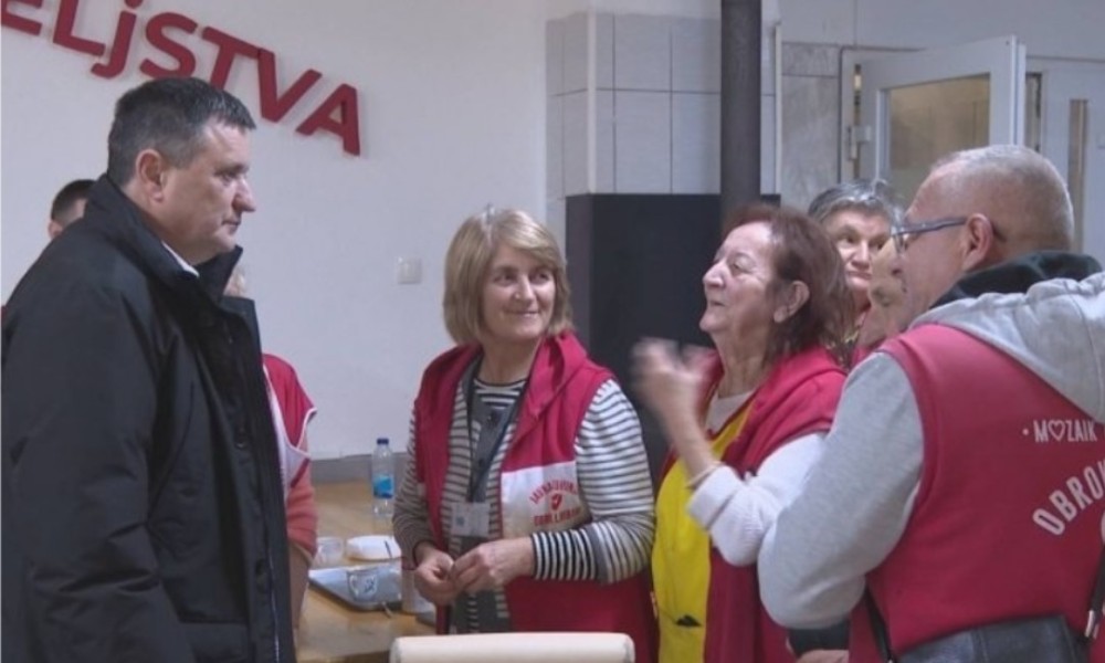 Pomoć za korisnike Mozaika prijateljstva: Đajić odlučio da unese malo praznične topline FOTO