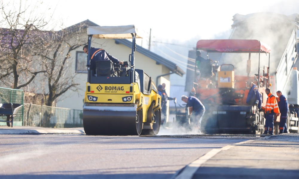 Stanivuković u Debeljacima: Jednu ulicu sređuju u više etapa FOTO
