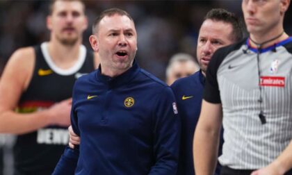 Adelman isključen protiv Hjustona: NBA liga kaznila Jokićevog trenera