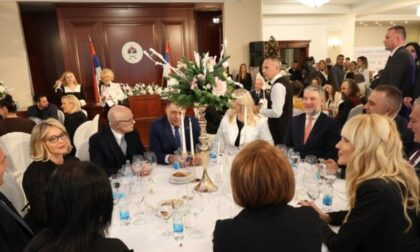 Manifestacija u Banjaluci: Počelo donatorsko veče “S ljubavlju hrabrim srcima”