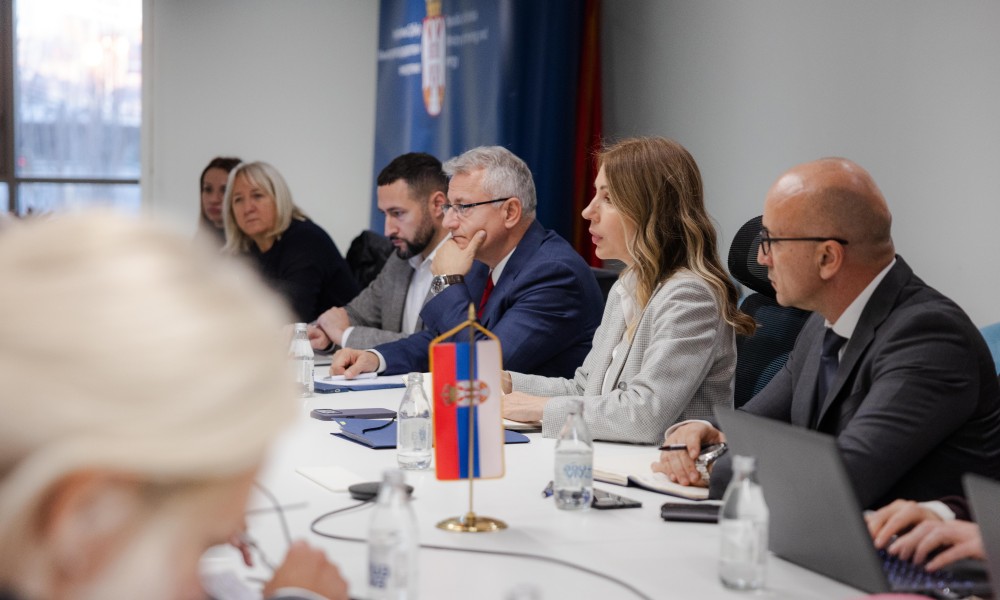 NIS na “staklenim nogama”: Handanovićeva razgovarala sa snabdjevačima naftnih derivata