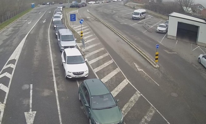 Praznični kolaps! Duge kolone vozila na ovim graničnim prelazima u BiH
