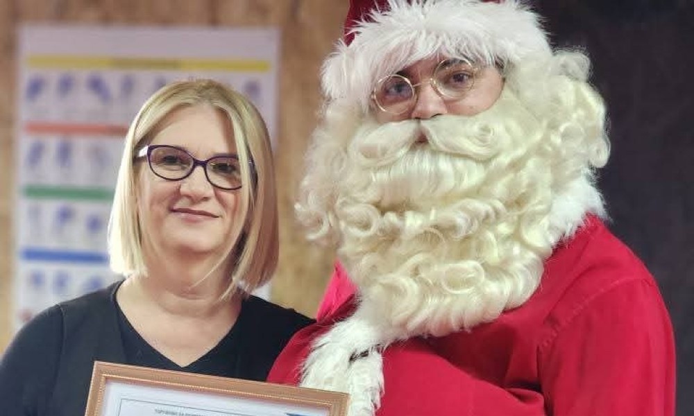 Banjalučka dobra vila ne posustaje: Obradujmo mališane koji će praznike provesti na liječenju FOTO