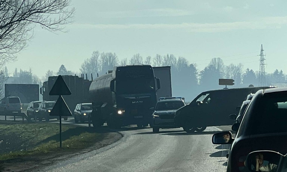 Guraju se u kolonu preko reda: Vozači dolijevaju ulje na vatru kod GP Gradiška