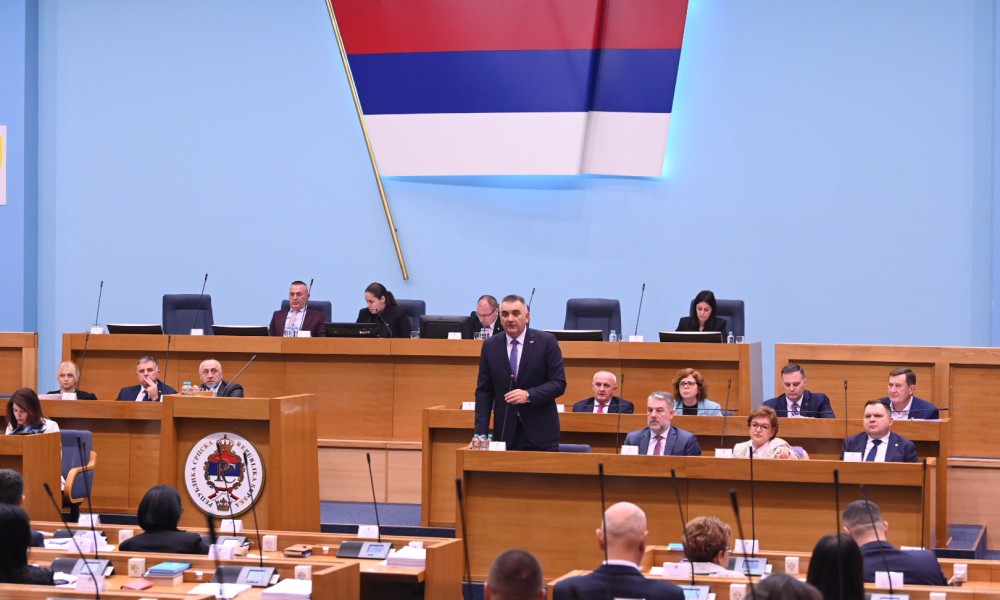 Minić odgovorio na Vukanovićeve prozivke: Avion Vlade Srpske nije letio za Rim VIDEO