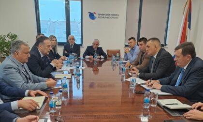 Minić sa rukovodstvom Privredne komore: Radnicima će se moći neoporezivo isplatiti do 2.500 KM