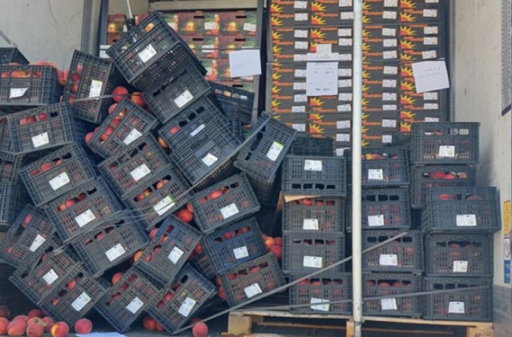Dvojac “pao” na granici: U nektarinama krili više od 50 kilograma kokaina