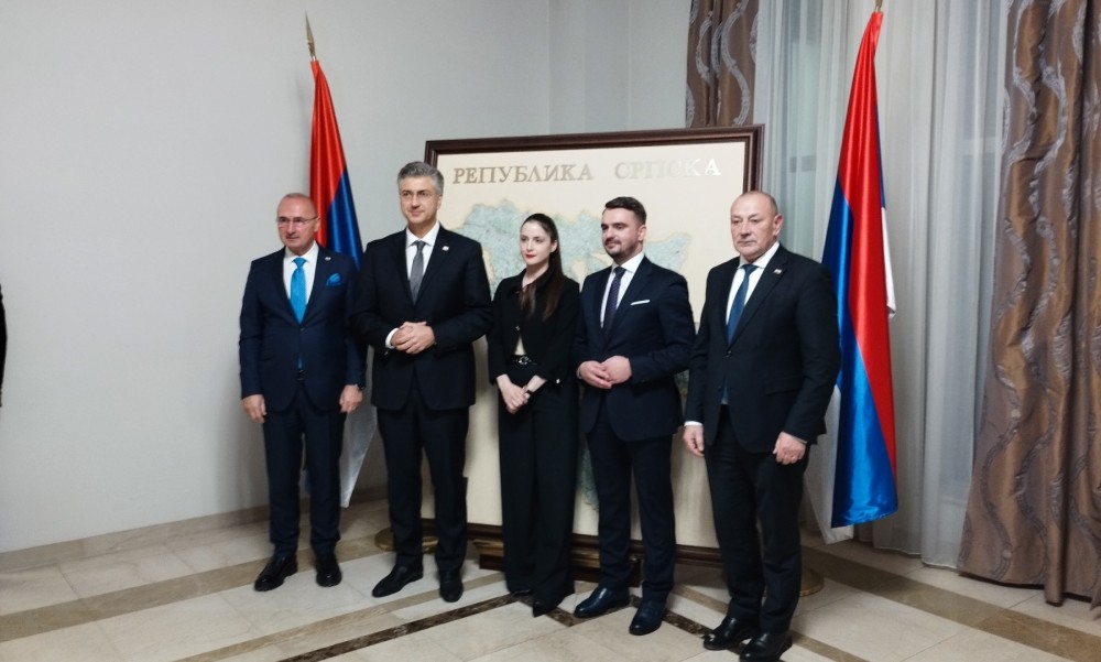 Dočekao ih Pranjić: Zvaničnici Srpske i hrvatski premijer na božićnom prijemu u Banjaluci FOTO