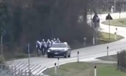 Šok na treningu: Iz auta ispalio dva hica na bicikliste VIDEO