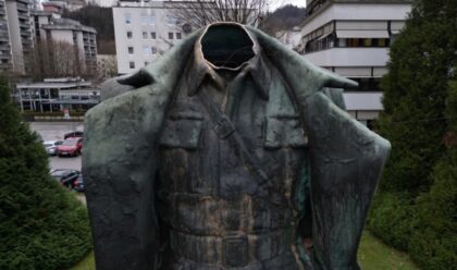Policija otkrila krivca: Slovenac otkinuo glavu sa spomenika Titu