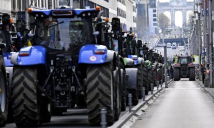 Poljoprivrednici nezadovoljni: Traktorima blokirali centar Brisela