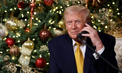 Tramp u božićnom razgovoru s djecom: Mislim da bi Djed Mraz volio malo kolačića