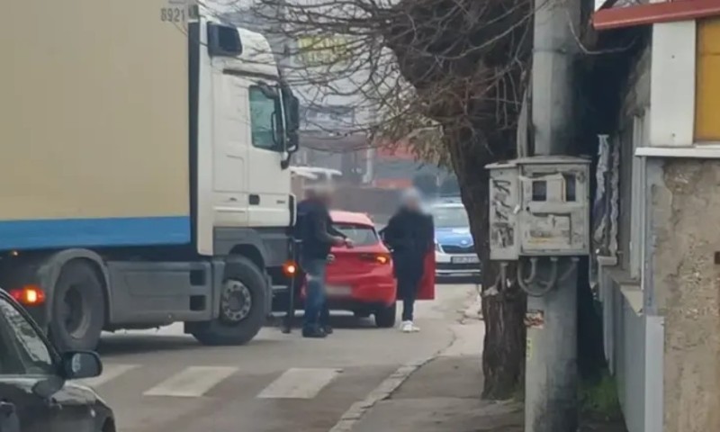 Kolaps u banjalučkom naselju: Sudarili se kamion i automobil