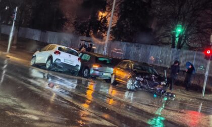 Pala kiša, nastao haos: Više vozila učestvovalo u sudaru u Banjaluci