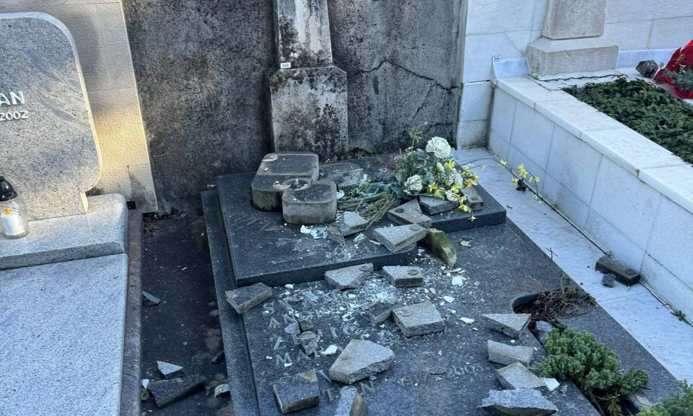 Groblja na meti vandala: Opljačkano i uništeno preko 100 grobova FOTO