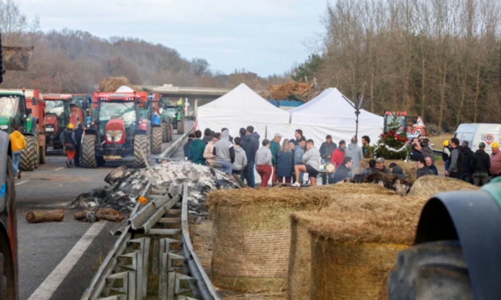 Haos u Francuskoj: Poljoprivrednici izviždali predsjednicu skupštine