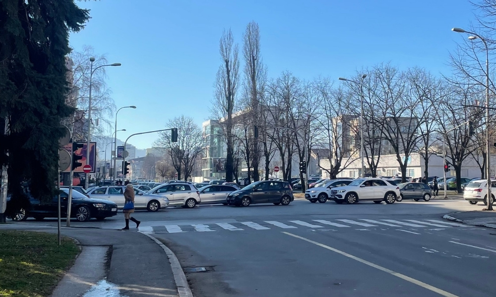Saobraćajni kolaps u Banjaluci: Nepregledne kolone širom grada FOTO