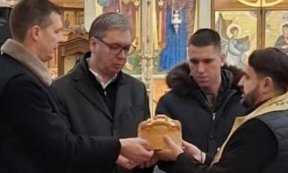 Predsjednik Srbije slavi Nikoljdan: Vučić presjekao slavski kolač FOTO
