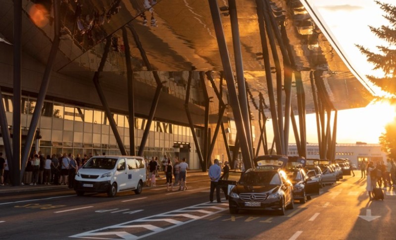 Izvršeni pretresi: Direktoru aerodroma u Sarajevu izrečena mjera zabrane