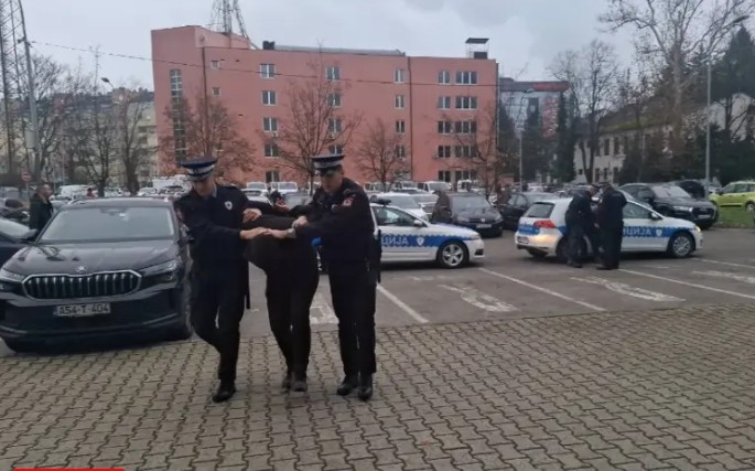 Terete se za 26 krivičnih djela: Uhapšeni u akciji “Arija” sprovedeni u OJT Banjaluka VIDEO
