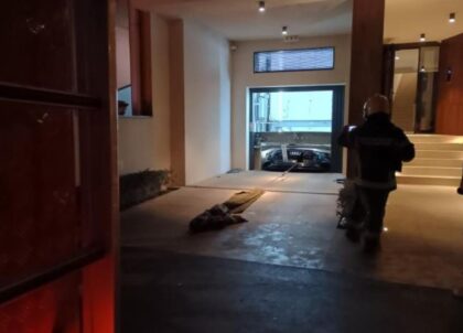Nesreća u Beogradu: Audi srpskog košarkaša propao kroz teretni lift
