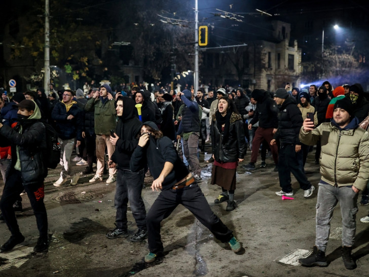 Haos u Sofiji, na policiju letjele flaše i kamenice: “Ugrožen je suverenitet države” VIDEO