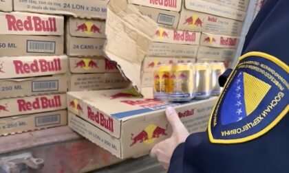 Velika zapljena u Gradišci: Oduzeto 69.600 limenki lažnog Red Bulla FOTO/VIDEO