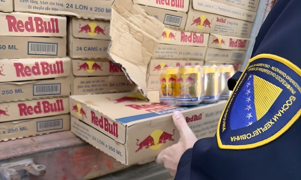 Velika zapljena u Gradišci: Oduzeto 69.600 limenki lažnog Red Bulla FOTO/VIDEO