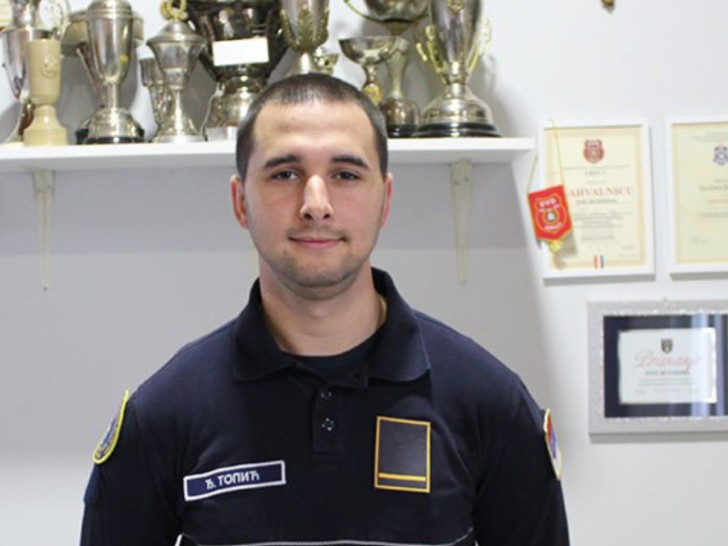 On zaista jeste heroj: Vatrogasac Đorđe ima tek 23 godine, a već je bio na više od 100 intervencija