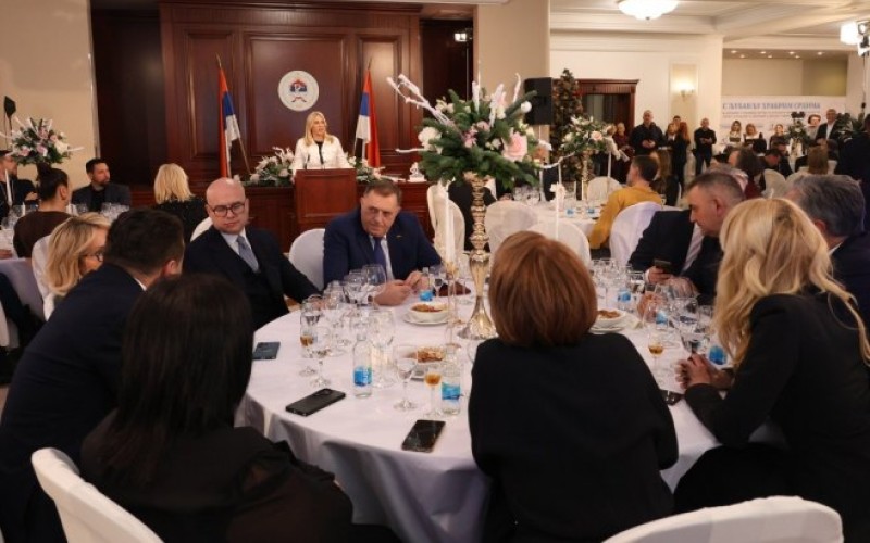 Dodik naglasio: Manifestacija “S ljubavlju hrabrim srcima” pokazala svu veličinu Srpske