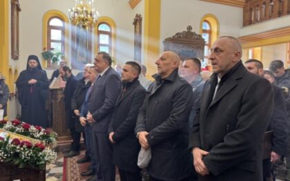 Dodik na liturgiji u manastiru Moštanica: Srpski narod u kontinuitetu izložen stradanjima
