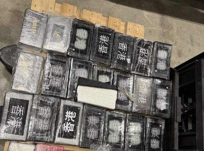 Drogu krio u šupljinama kombija: Zaplijenjeno više od 30 kilograma kokaina