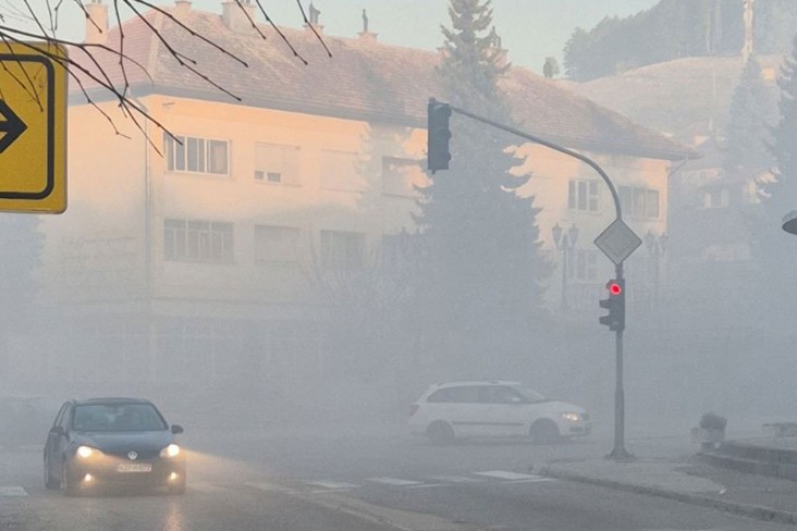 Deponija uglja sa RiTE guši Gacko: Građani se guše u smogu