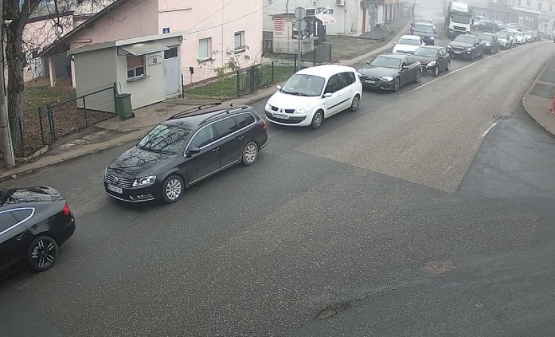 Strpljivo i oprezno! Vozači, na ovim graničnim prelazima u BiH očekujte gužvu