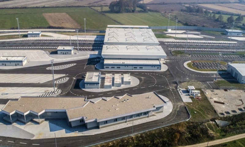 Nastavlja se saga o graničnom prelazu Gradiška: Rampe ostaju spuštene