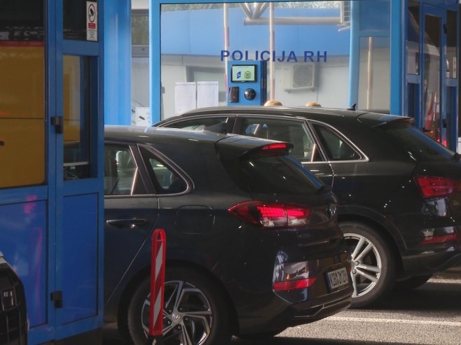 Vozači, naoružajte se strpljenjem: Pojačan saobraćaj na izlazu iz BiH prema Hrvatskoj