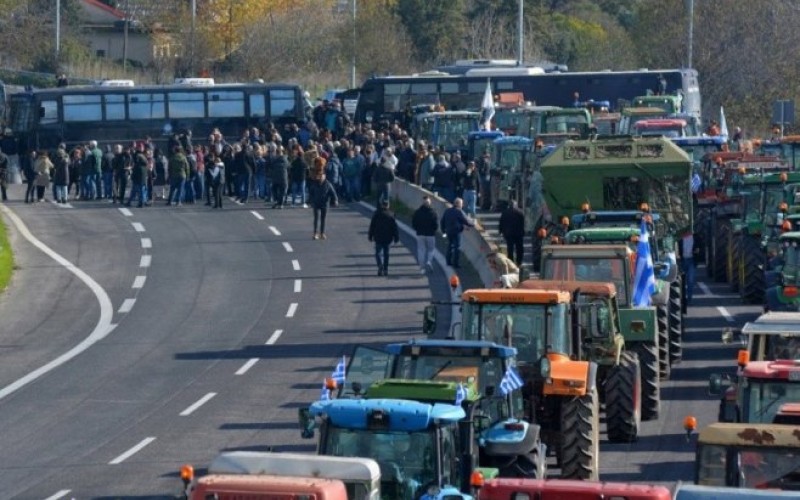 Protesti u Grčkoj: Poljoprivrednici ponovo blokirali prelaz Evzoni