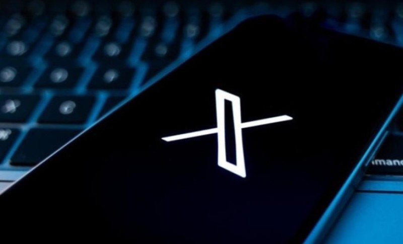 Četbok Grok više neće da “svlači” žene – ili treba samo da se plati: “Ovo je nezakonito”