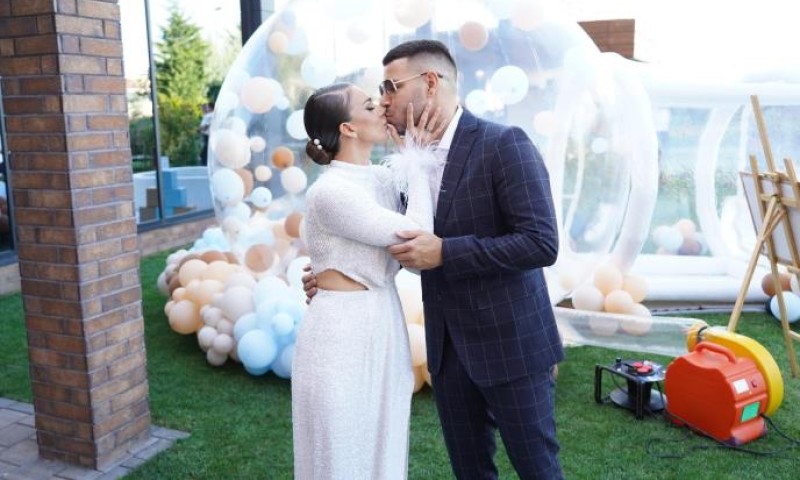 Pjevačica tvrdi da joj je koleginica htjela uništiti brak: Navukla me je na priču da se Petar zaljubio