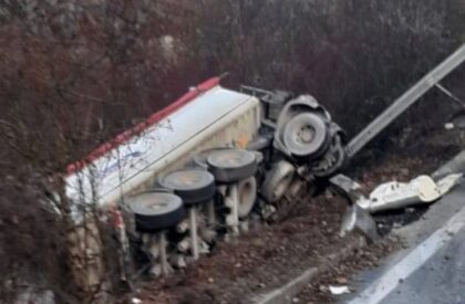Teška nesreća u BiH: Poginuo vozač kamiona